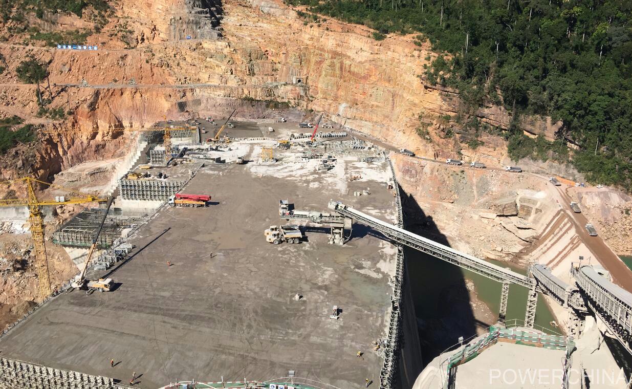 老挝南屯1水电站消力池首仓混凝土浇筑