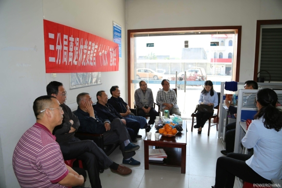 温江基地老党员参加活动.jpg