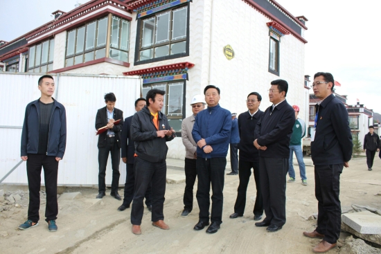 丁业现(一排左三)、张延清(一排左四)、刘虎山(二排右一).JPG