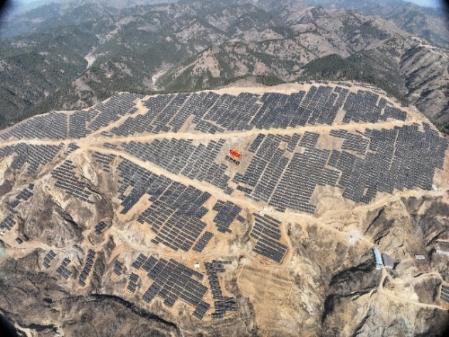陜西最大山地光伏項目發電