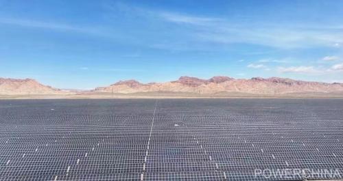 新疆單體最大的光伏基地項目實現全容量并網發電