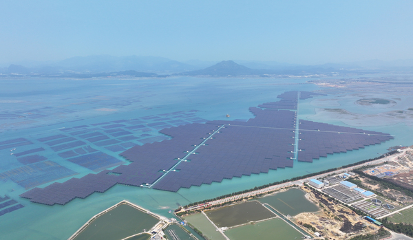 2. 中国首个高风速海域海上光伏项目——福建东山杏陈180兆瓦海上光伏电站项目.jpg