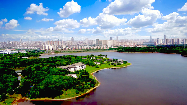 1、前湖全景.jpg
