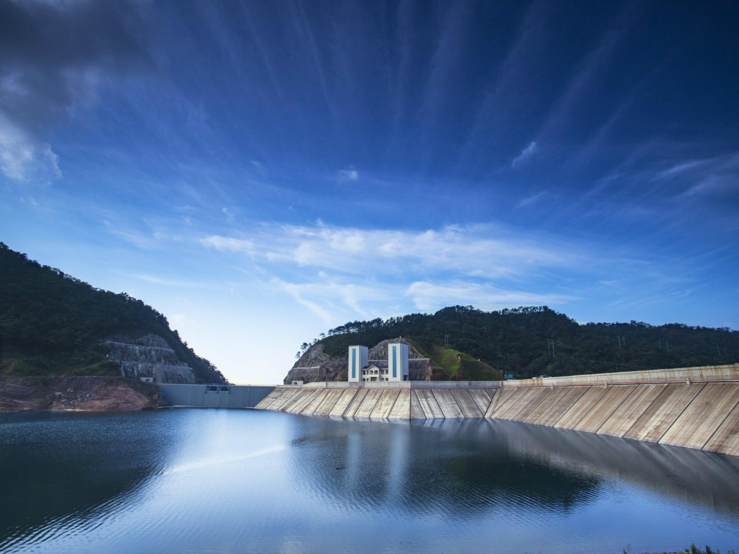 公司设计承建的洪屏抽蓄电站获国家优质工程金质奖