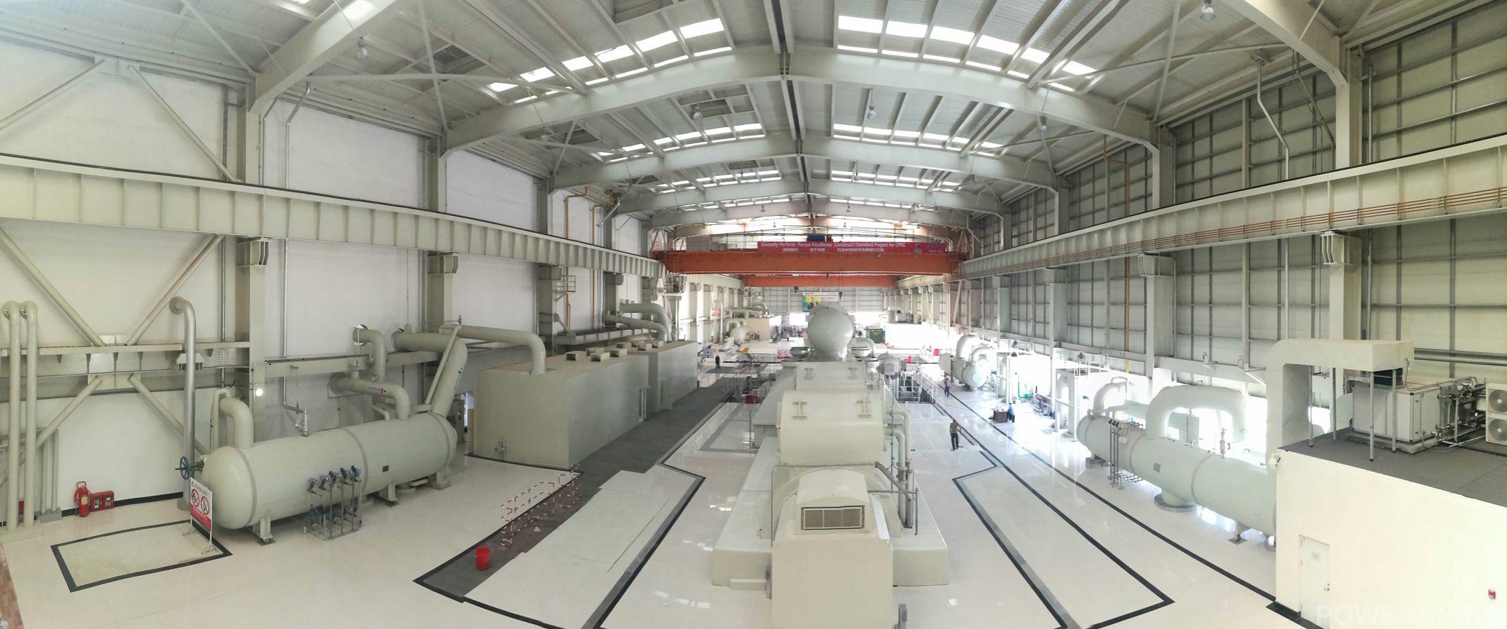 干净整洁的汽机房