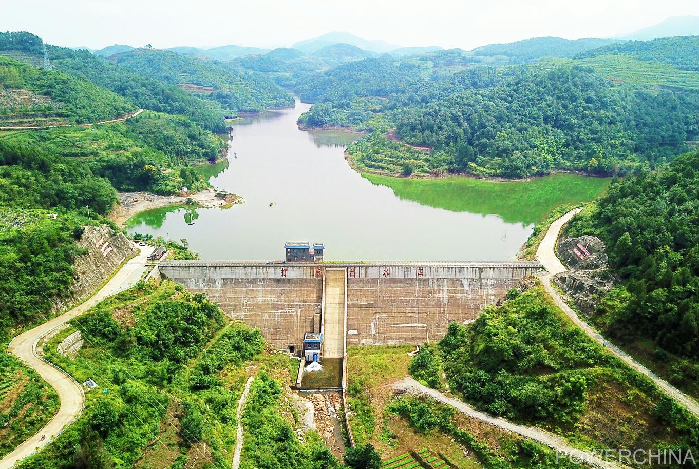 贵州省首座自密实堆石砼重力坝通过验收