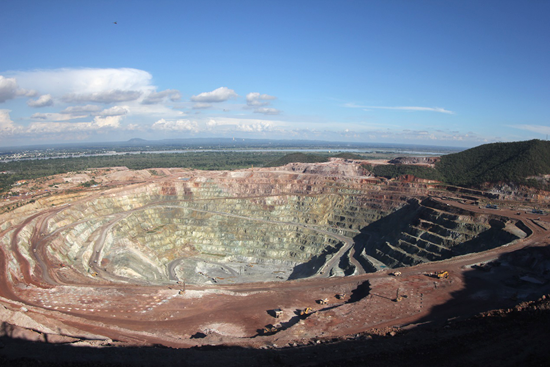 缅甸莱比塘铜矿开采区
