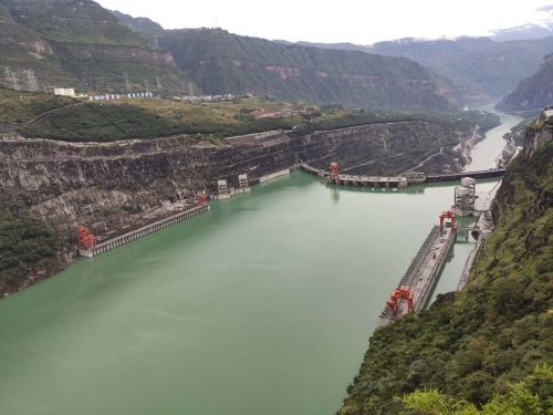 金沙江溪洛渡水电站工程顺利完成劳动安全与工业卫生专项竣工验收专家