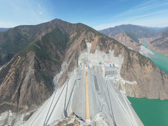 聚焦两河口站在世界高土石坝建设之巅