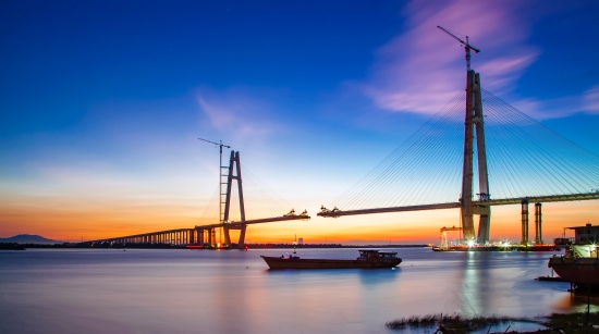 重点报道 潭江之上架"飞虹"——中开高速银洲湖特大桥主桥贯通纪实