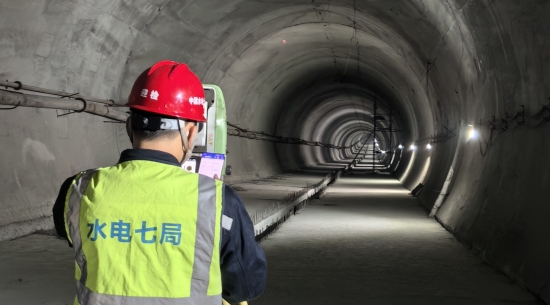 一部手机装着63公里隧道